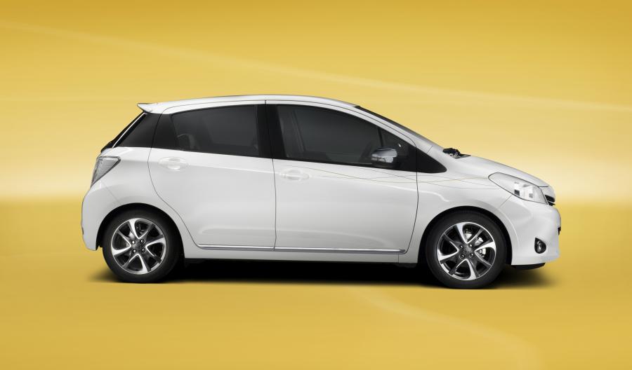  Toyota Yaris Trend 2013 года  (фото 5 из 6)